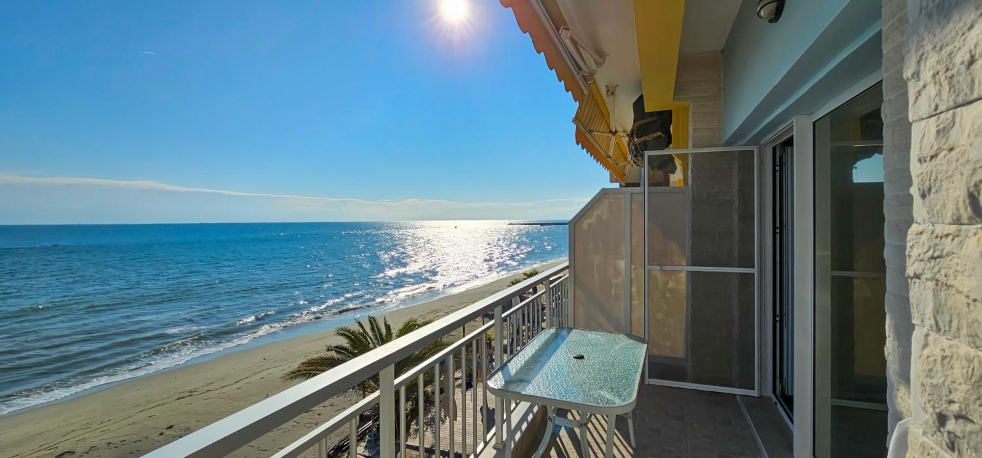 Hara Apartment In Front Of The Beach Paralía Eksteriør bilde